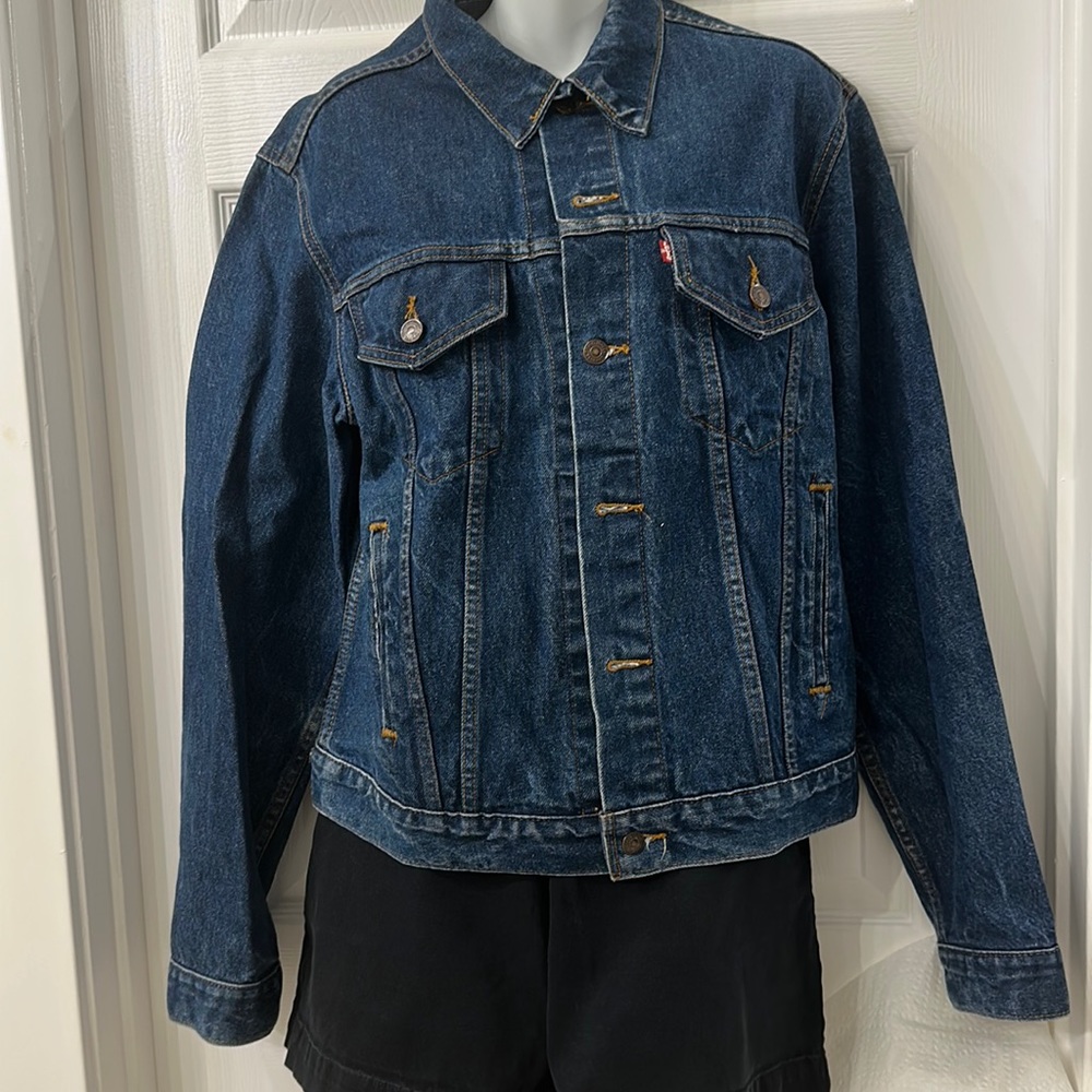 Levi Strauss & Co men’s size 42